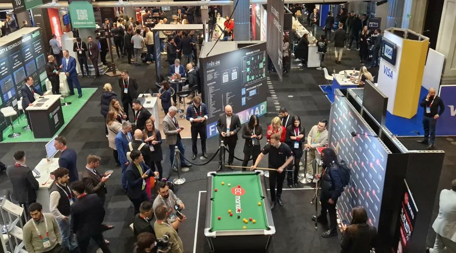 5岁孩子调座椅压到弟弟头致其死亡，家长索赔车企！法院判了