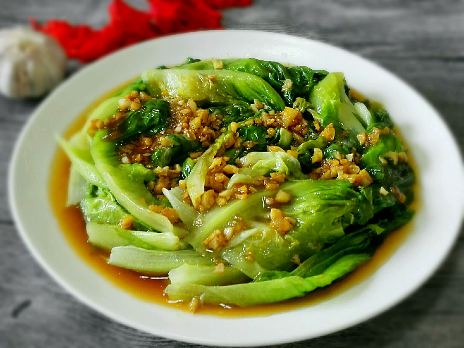  港股开盘 | 恒指低开0.45% 半导体板块表现不一，中芯国际(00981)跌超3%